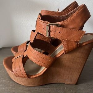 Wedge sandals 6/7 tan